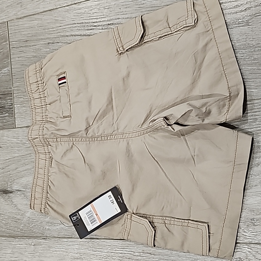 NWT Toddler Tommy Hilfiger shorts - Picture 8 of 9